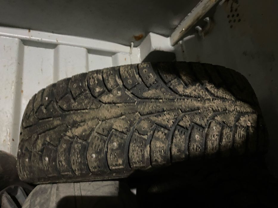 Продам зимнюю резину с дисками