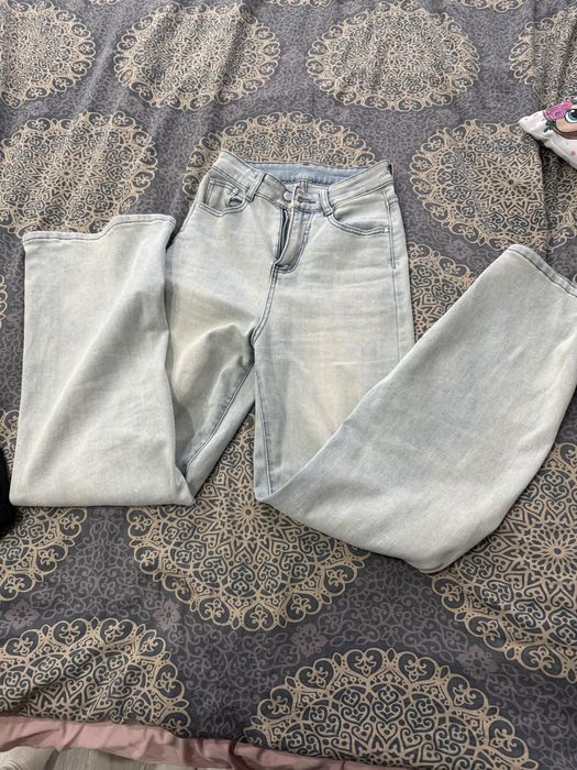 Продам джинсы отличного состояния