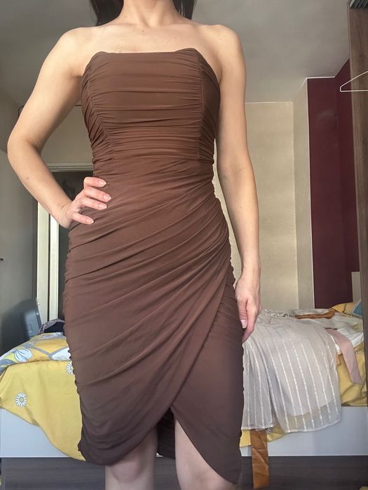 Нова рокля Rare London