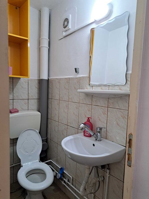 Garsoniera de închiriat