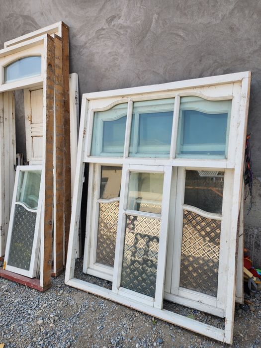 Taxta eshik romlar sotiladi