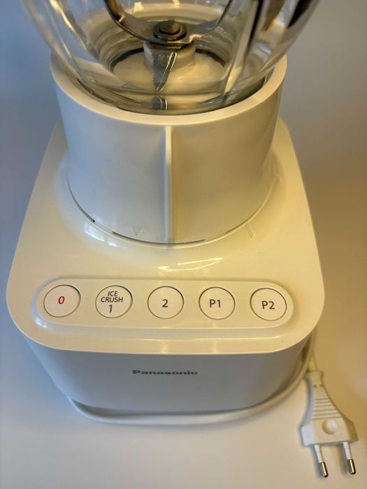 Продаю блендер Panasonic MX-MG5451.