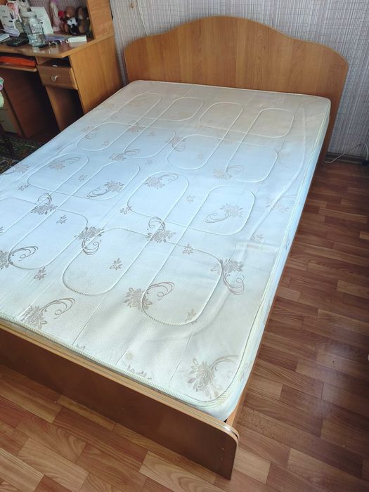Продам кровать двуспальную
