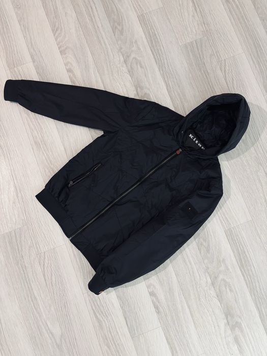 Продам куртку kiton