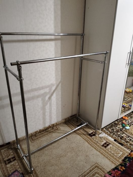 Напольная вешалка