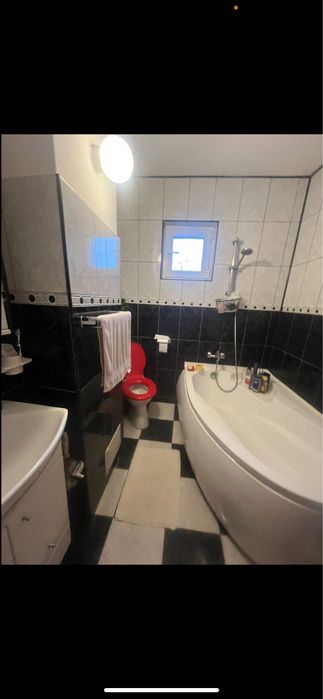 Apartament cu 4 camere de vanzare