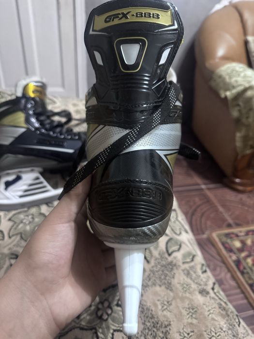 Продам коньки срочно