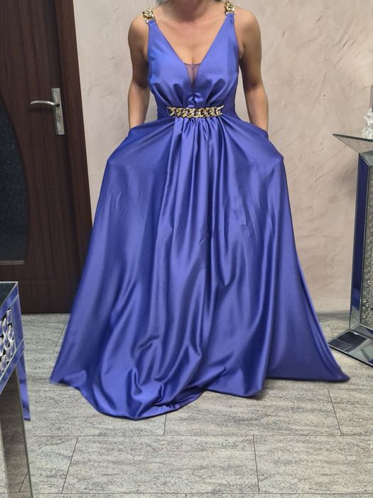 Елегантна дамска рокля