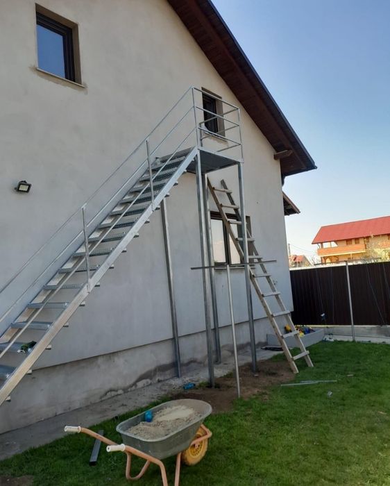 Vănd scări galbanizate