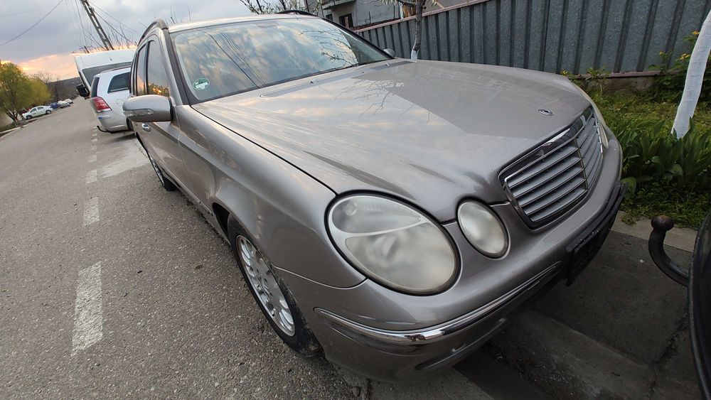 Vând Autoturism Mercedes clasa E 220