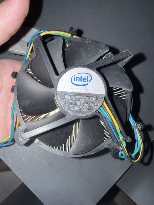 Procesor intel core i4 820 merge si pe PC si pe pentium folosit 3 ani de sime și încă funcționează perfect