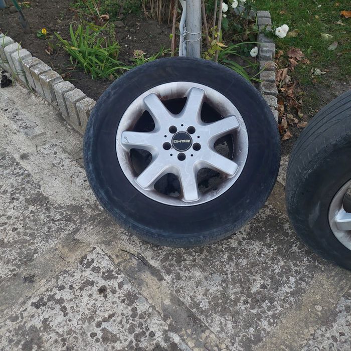 Продавам 4 джанти с  гуми за джип Мерцедес 235/65/17 -370 лв