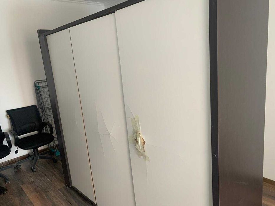 Двуспальная кровать