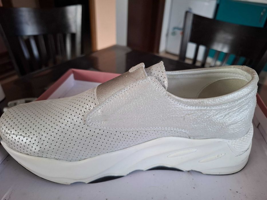 Спортни  дамски обувки