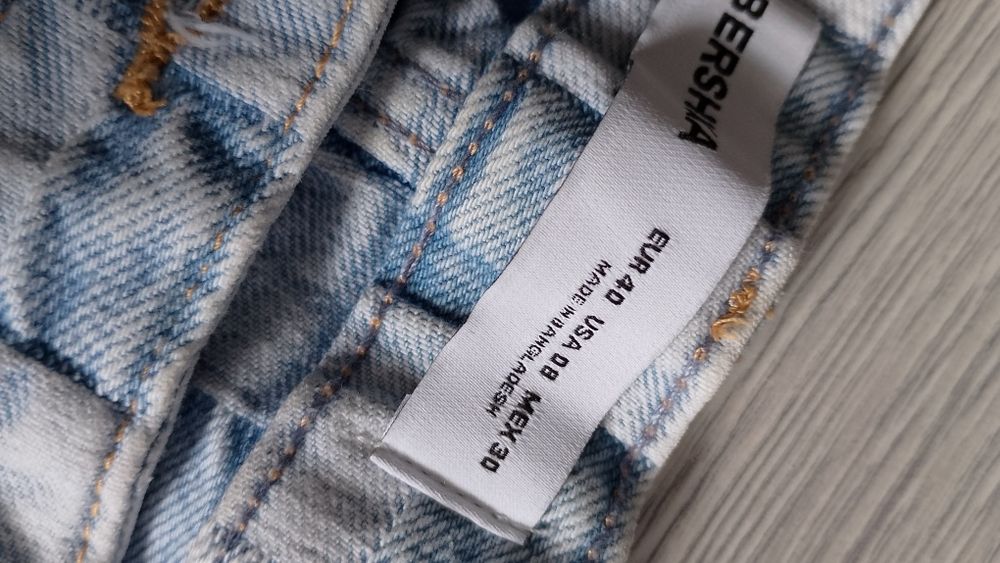 Blugi Relax Fit Bershka mărimea 40(L)