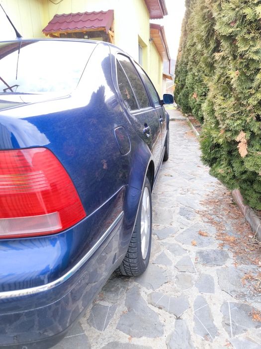 Vând Volkswagen Bora 1.6FSI