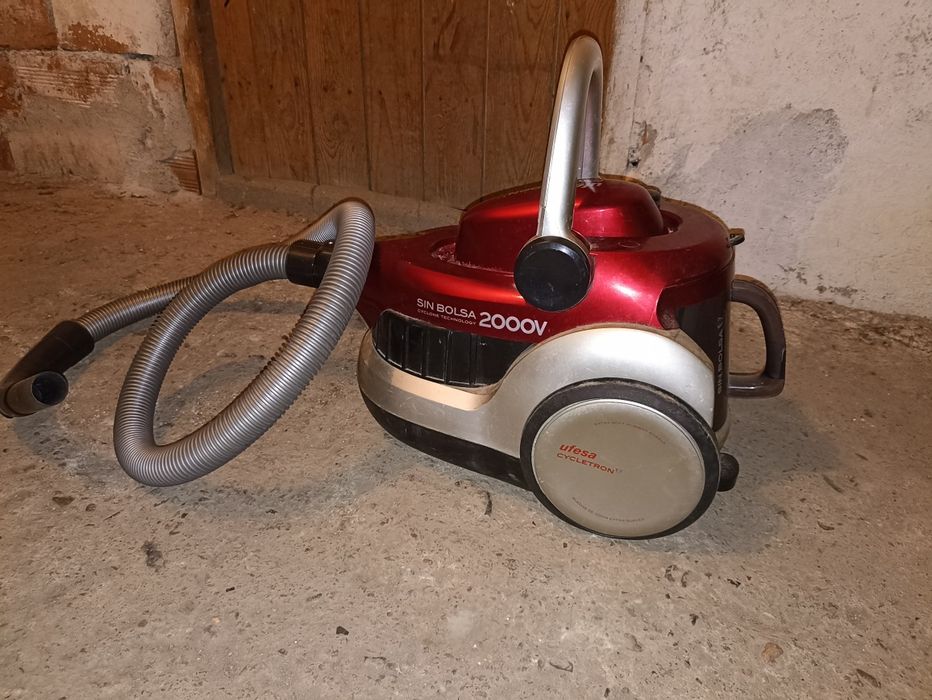 Прахосмукачка Ufesa Cicletron 2000 V