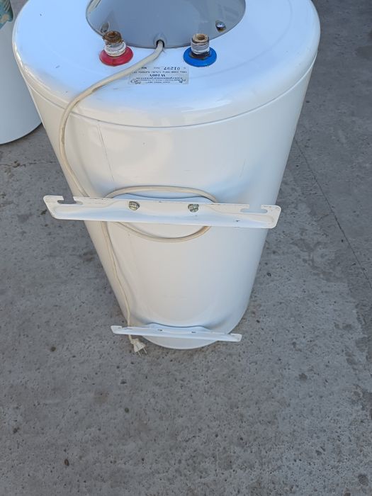 Ariston 100 litrli sotiladi yangidek