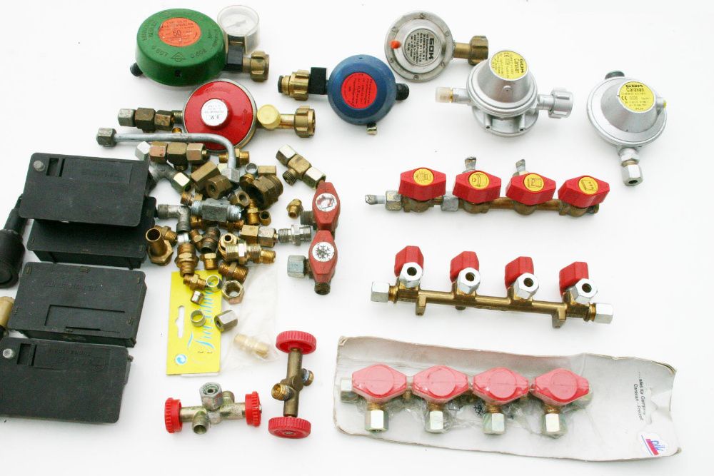 Distribuitoare gaz, robineti, generoatoare scanteie TRUMA pt rulote