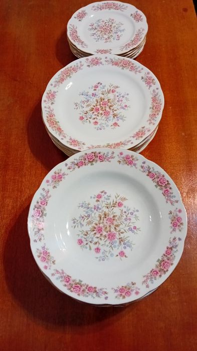 Комплект порцеланови чинии чинии