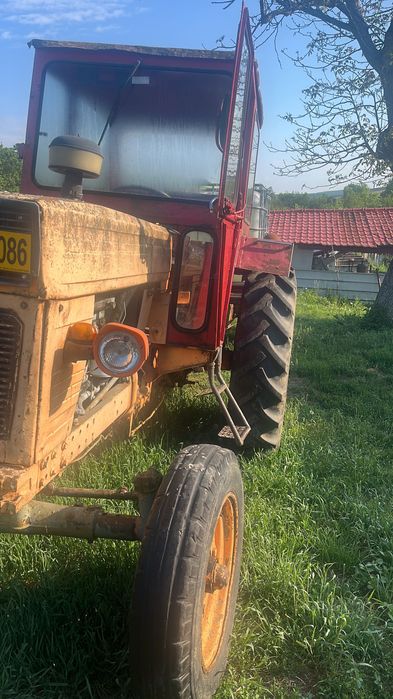 Vând tractor U650