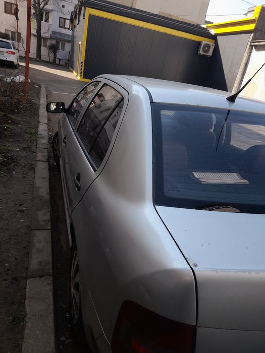 Skoda fabia diesel din 2007'itp pină în februarie 2027'consum4'5 bună pentru persoane fizice cu buget redus.