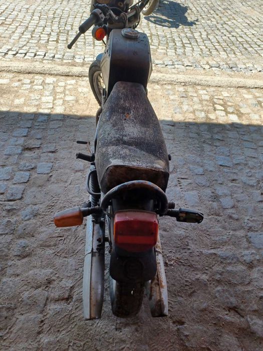 Ява чз 350 6 волта.  Не ритат