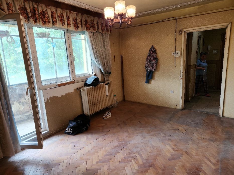 Vând apartament 3 camere Circumvalatiunii/Timișoara decomandat