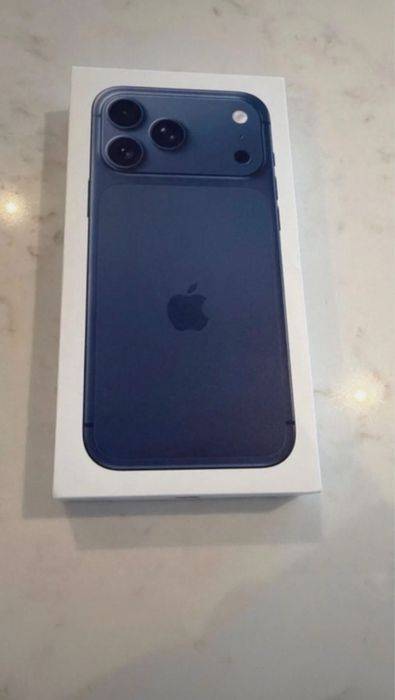 Vând iphone 17 pro max