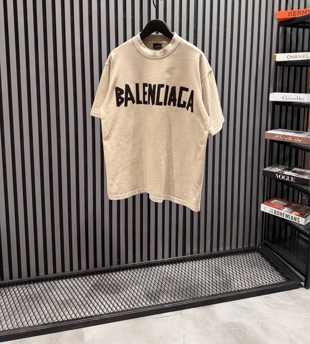 Продавам топ модели Худита и Тениски