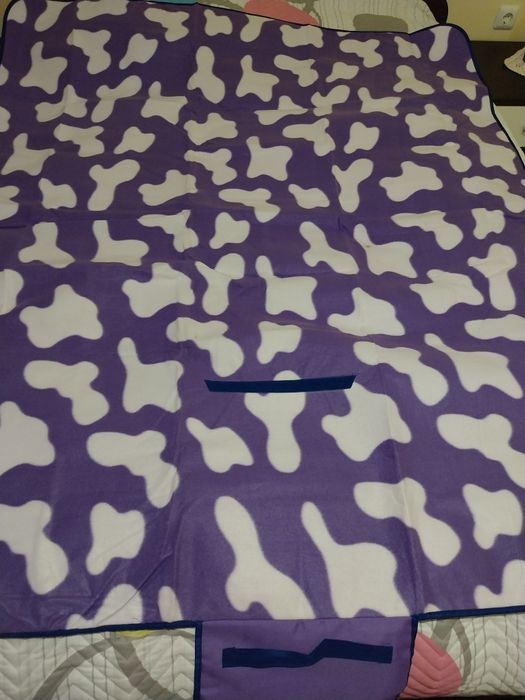 Ново  пухкаво луксозно  одеяло и пикник одеяло