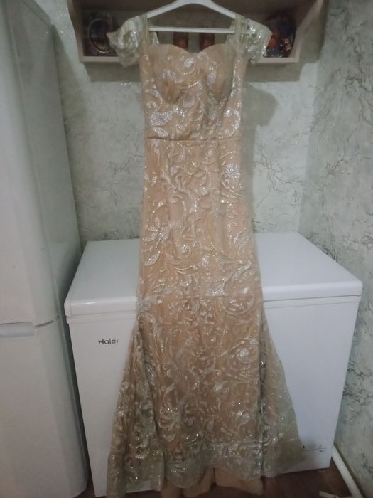 Вечерние платья для девушек модельными данными