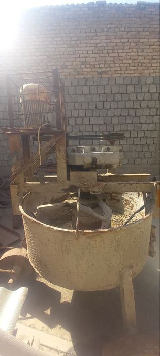 Бетон кориш ускунаси.