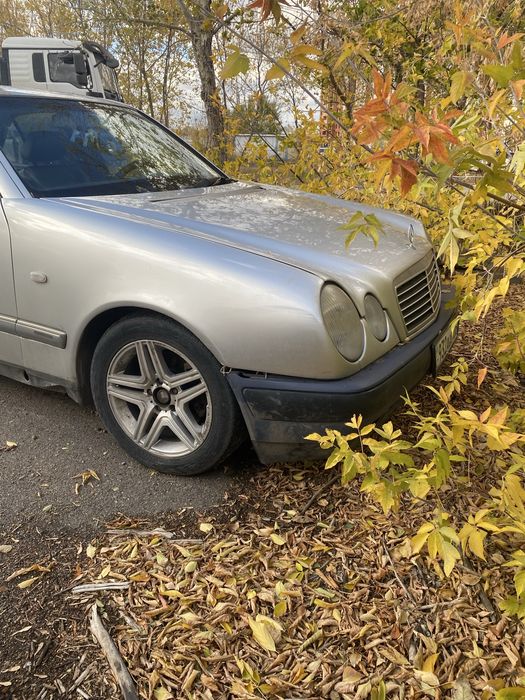 Mercedes Benz E280