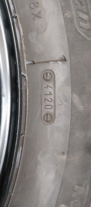 Продавам комплект зимни гуми с оригинални стоманени джанти BMW.  206/6