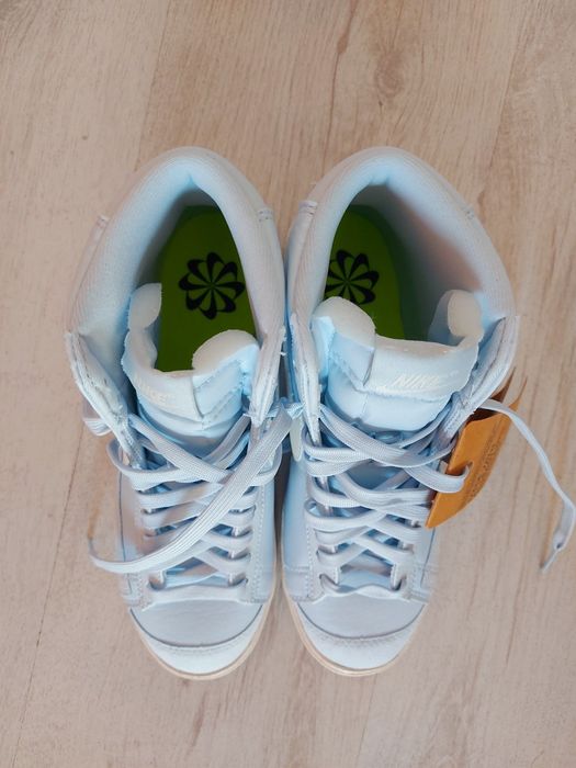 НАМАЛЕНИ-Високи кецове Nike Blazer