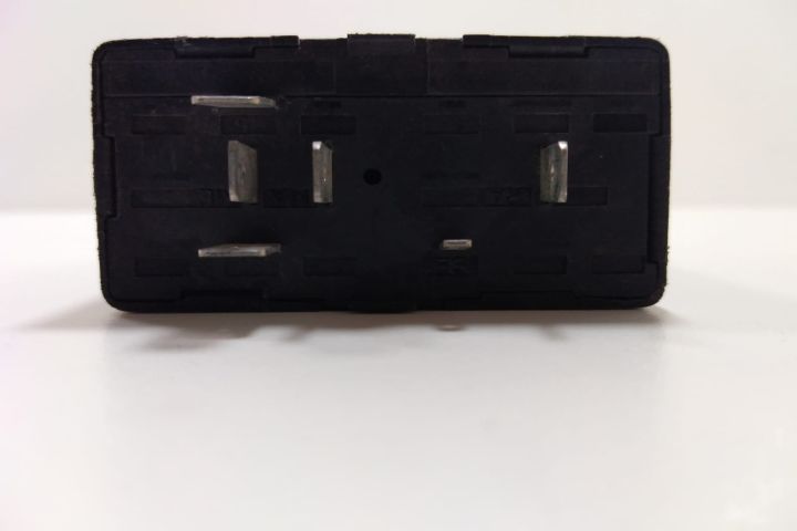 Releu 361  Comanda oglinzi 4A0907440 Audi A6 4B/C5 (facelift) seria