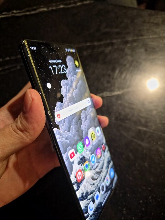 Продам смартфон Vivo v30. 256гб