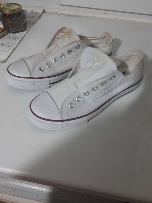 Продам кеды - кроссовки