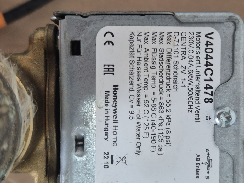 Vând Vana cu 3 cai Honeywell