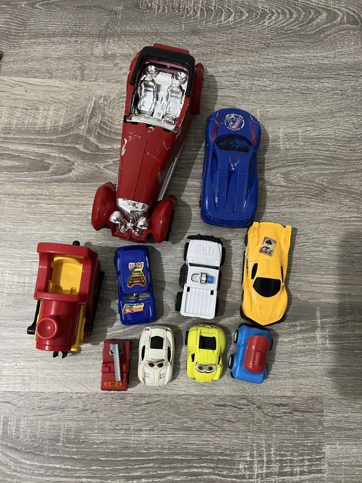 Машинки все за  500 тенге, мкр береке