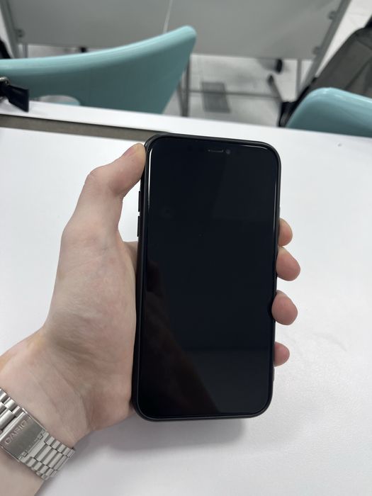 Продам iPhone 11