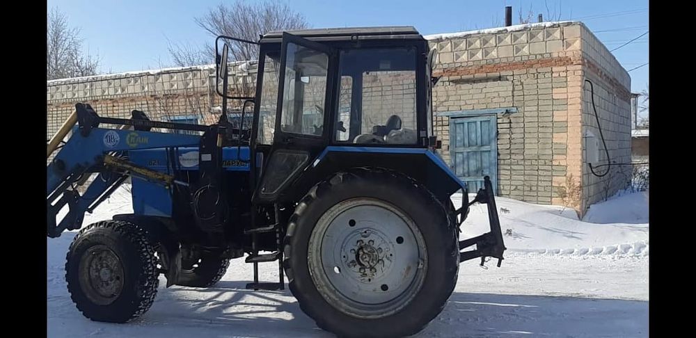 Трактор мтз 82.1 и прес
2)прес подборщик сипма