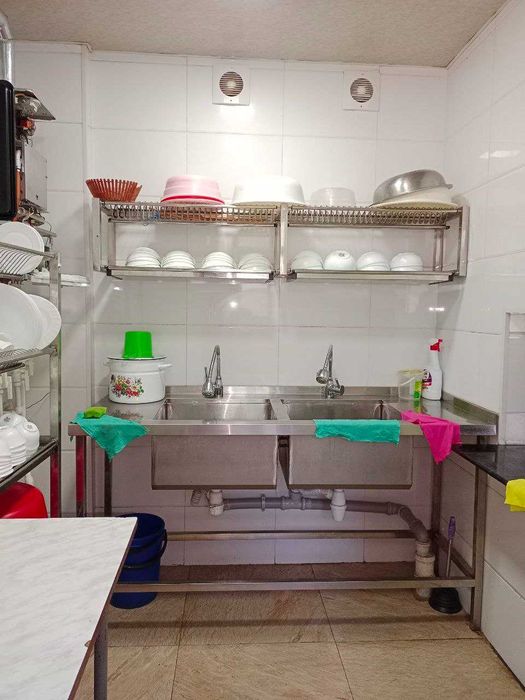 Зудлик билан ошхона сотилади 3*1