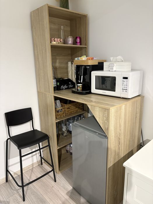 Dulap tip coloană / coffee corner – stare foarte bună