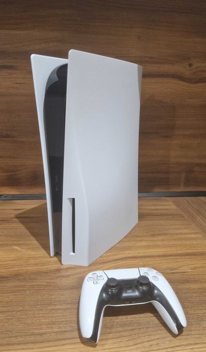 Продавам Play Station 5 Disc Edition  :)