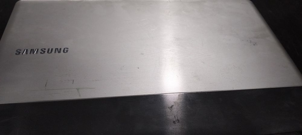 Noutbuk samsung model