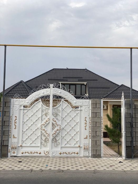 Покраска ворот и дверей