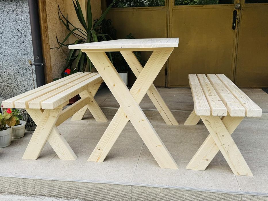 Комплект за градина маса с две пейки