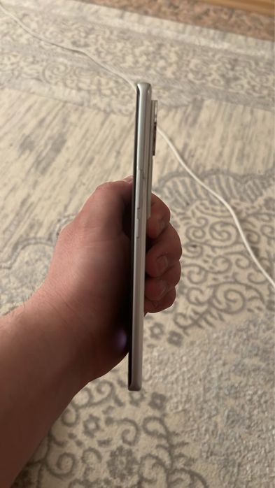 Продам VIVO V40 100к